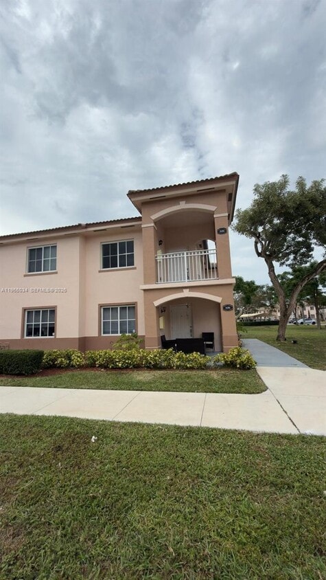 Foto del edificio - 1271 SE 28th Ct