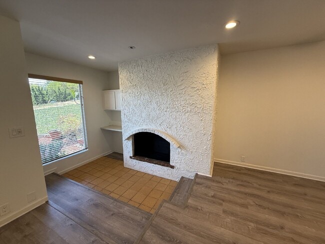 Building Photo - 1911 Estrella De Mar Ct