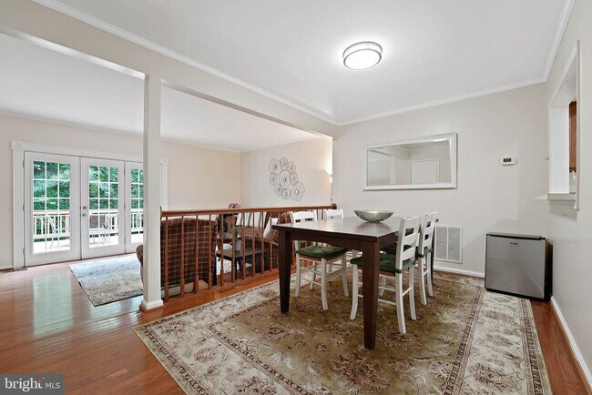 Foto del edificio - 4729 Gainsborough Dr