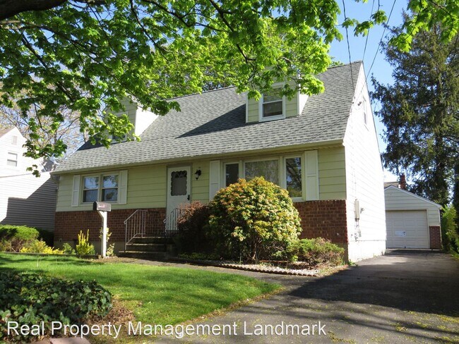 Building Photo - 4 br, 1 bath House - 195 26th Street