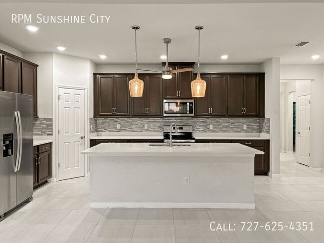 Foto del edificio - 13413 Palmera Vista Dr