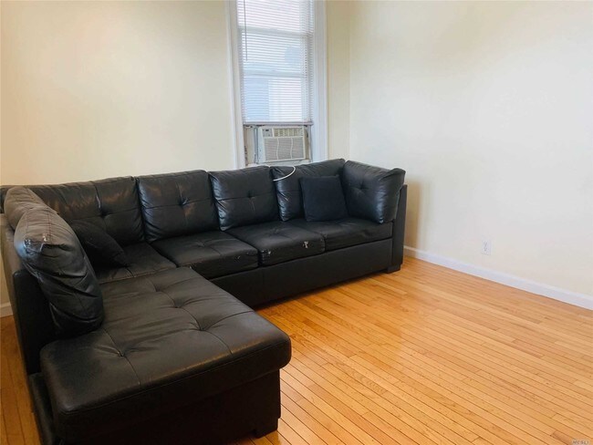 Foto del edificio - 99-06-99-23 23rd Ave