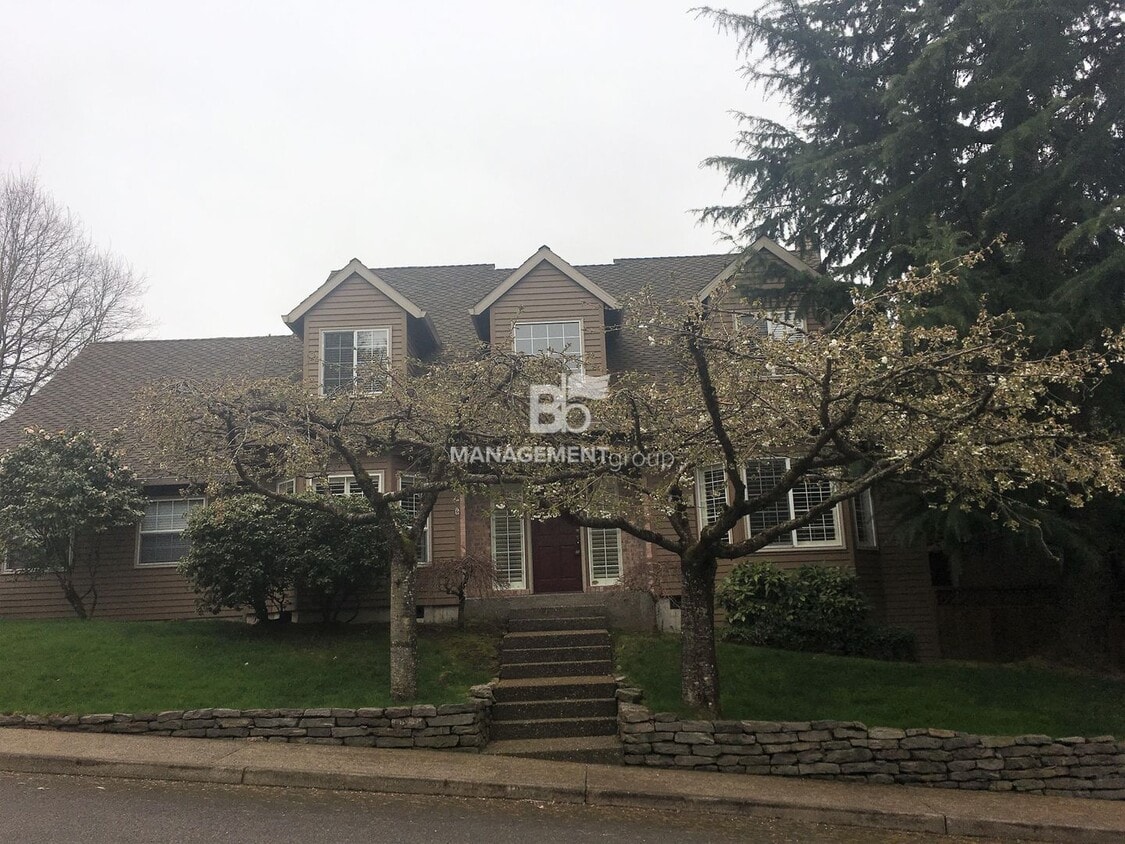 Primary Photo - Updated Traditional Home Walking Distance ...
