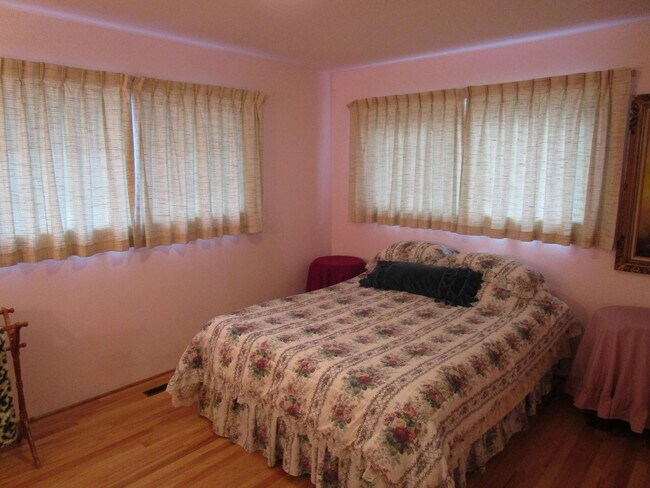 Foto del edificio - 2 Bedroom Fully Furnished House, Move In R...