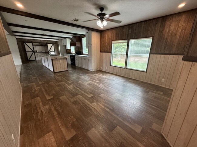 Foto del edificio - Spacious 4 Bedroom Manufactured Home