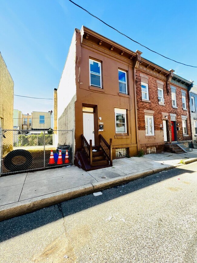 Building Photo - BRAND NEW 2BR Townhome w/ Washer Dyer Hook...