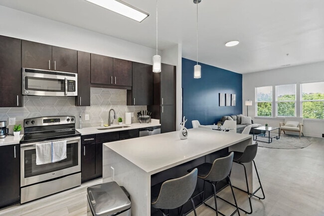 Building Photo - 205 S Kings Dr