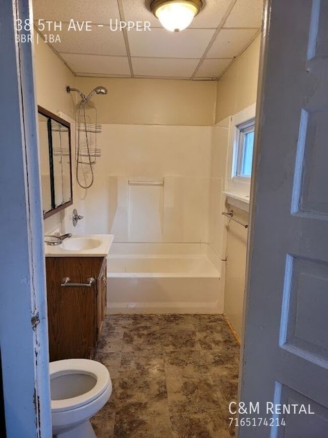 Building Photo - 38 5th Ave