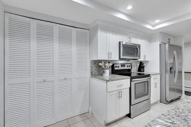 Foto del edificio - 12641 Westhampton Cir