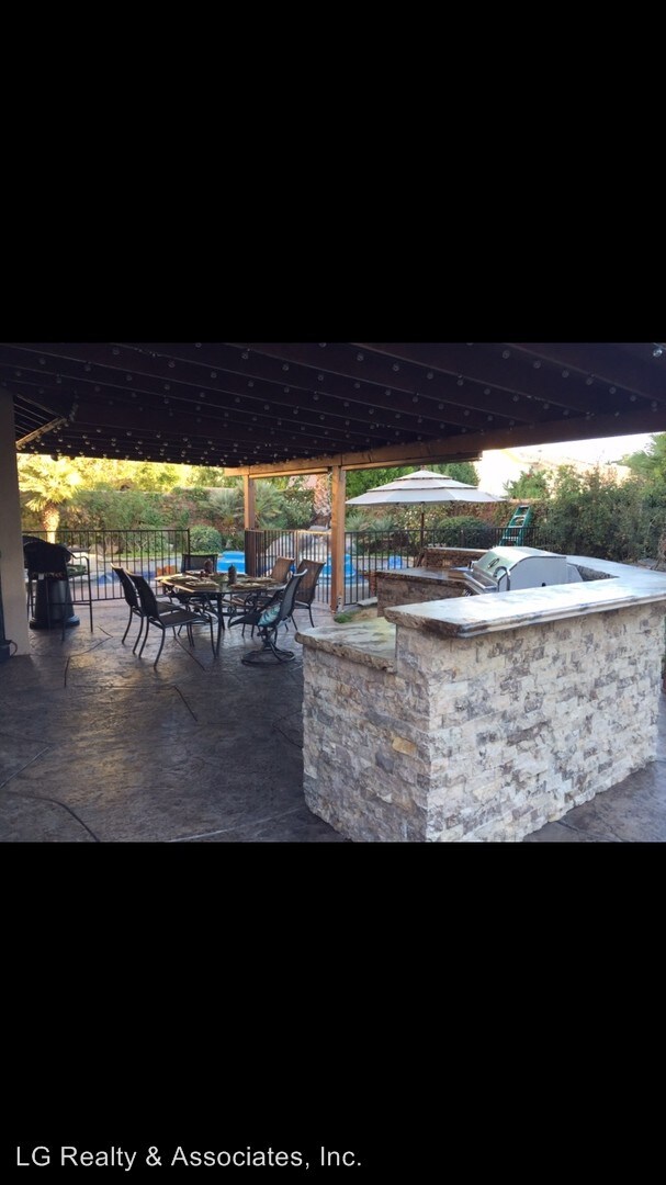 Building Photo - 40125 Palmetto Dr