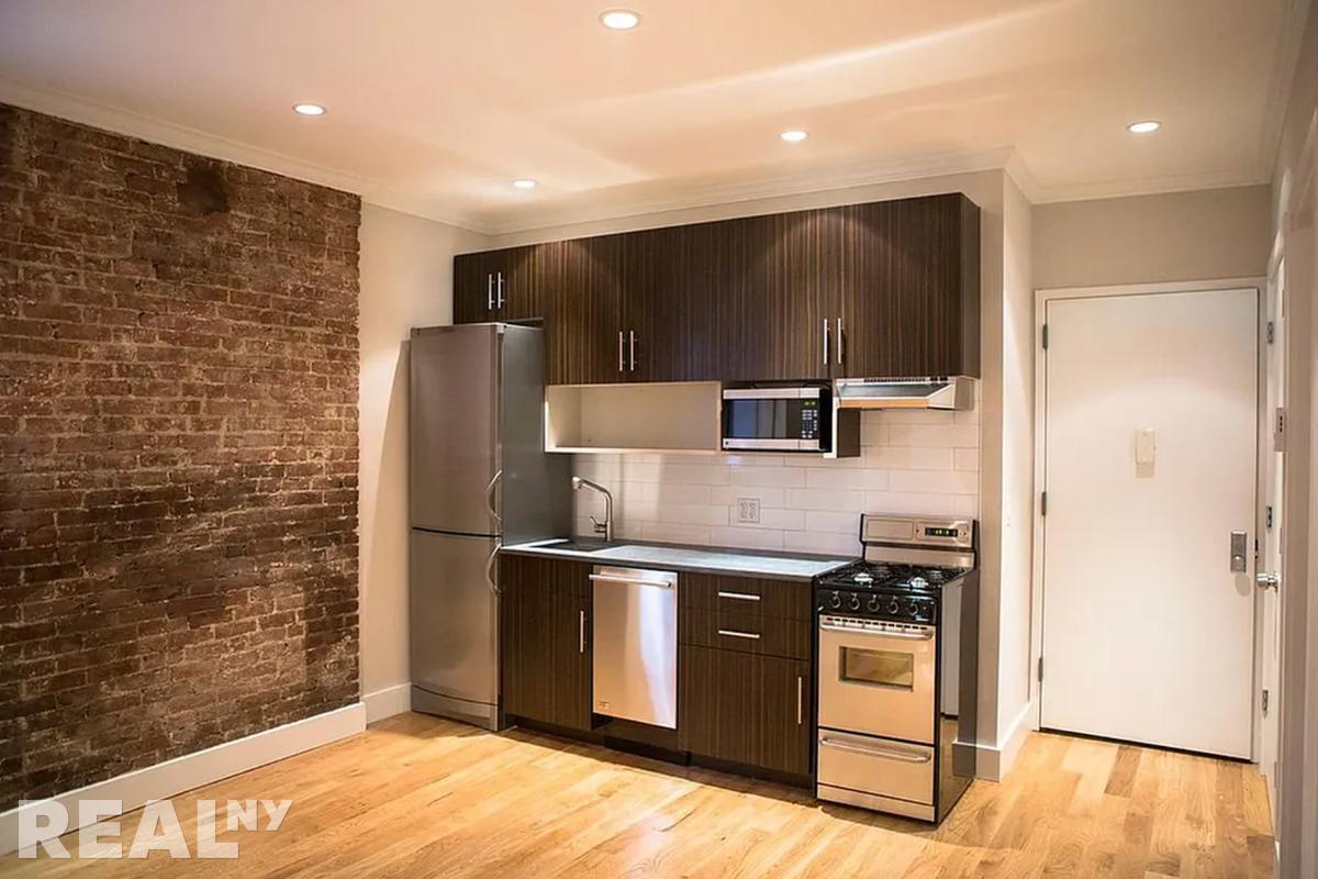 Primary Photo - 515 West 47th Street