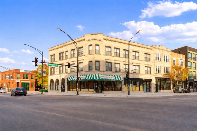 Foto del edificio - 2957 N Milwaukee Ave