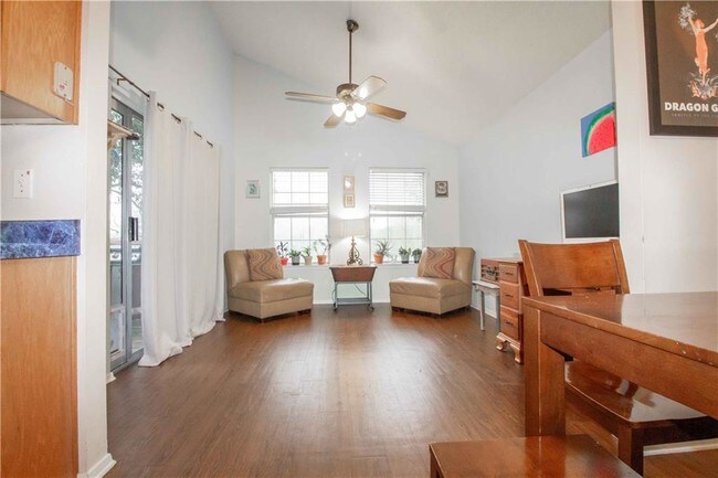 Building Photo - 3321 Plantation Rd