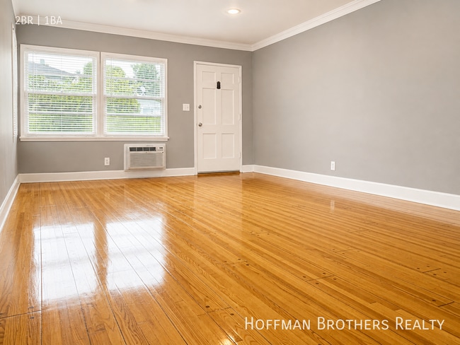 Building Photo - 10376 Holman Ave