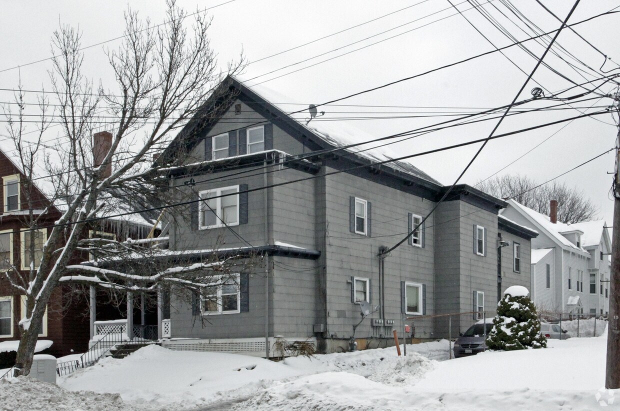 Primary Photo - 133 College St
