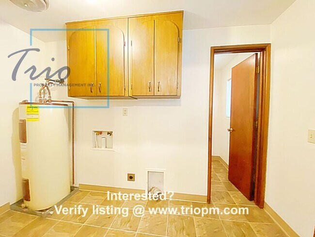 Foto del edificio - 3877 Potter St