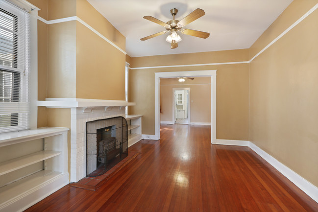 Love the built-in bookcases - 8007 Nelson St