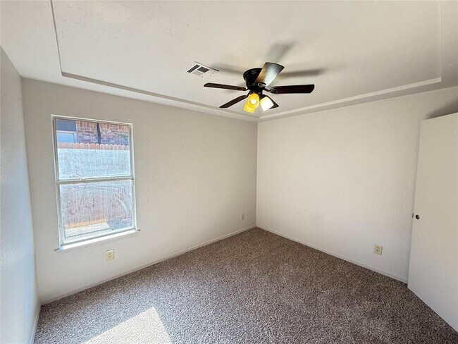 Foto del edificio - 528 NW 172nd Pl