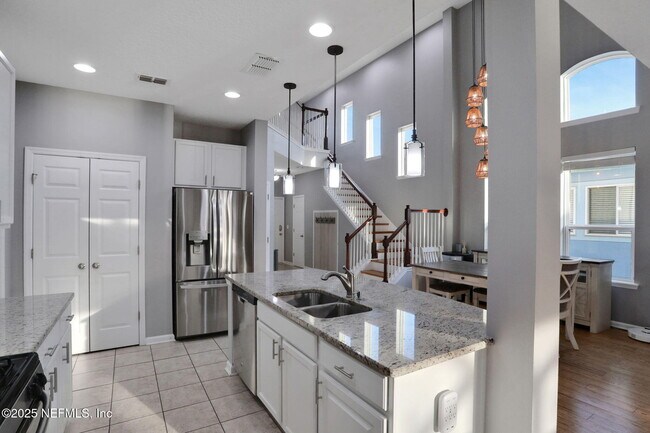 Foto del edificio - 434 Howland Drive