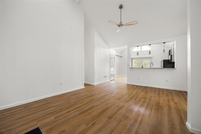 Foto del edificio - 14708 Foy Dr