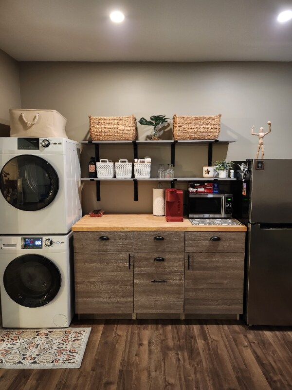 Foto del edificio - 692 N Superior Ave