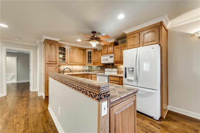 Building Photo - 6731 Del Norte Ln