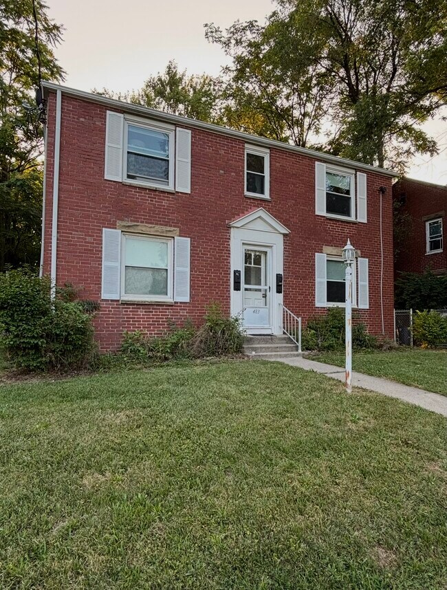 Jardín delantero - 483 N Prospect St