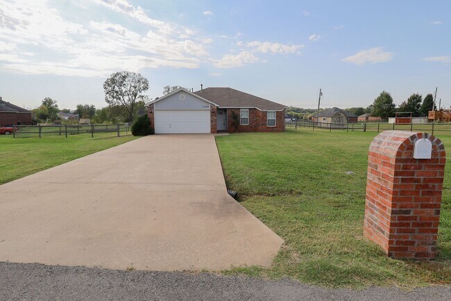 Foto del edificio - 3 Bed / 2 Bath in Collinsville!