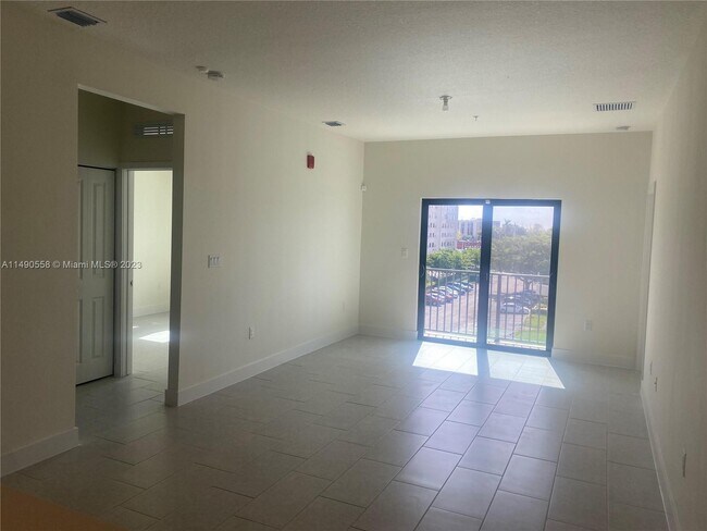Building Photo - 8167 NW 41st St