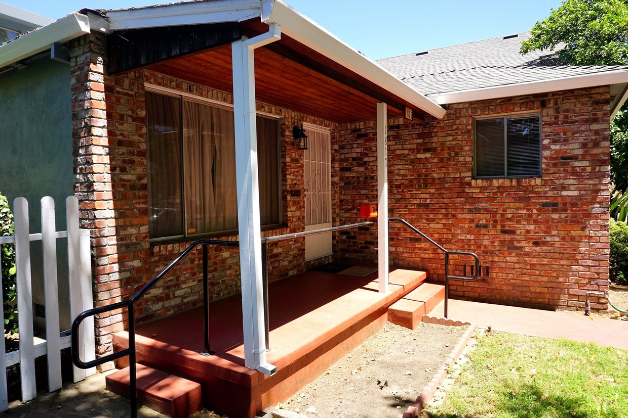 Primary Photo - 1817 V St