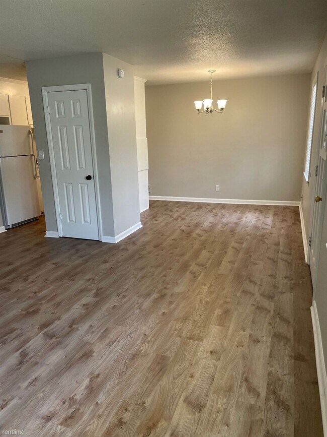 Foto del edificio - 2 br, 1 bath Duplex - 1634 W Main St  Duplex