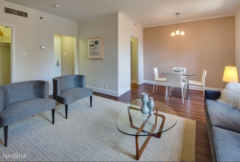 Primary Photo - 1 br, 1 bath Apartment - 194 E Delaware Pl