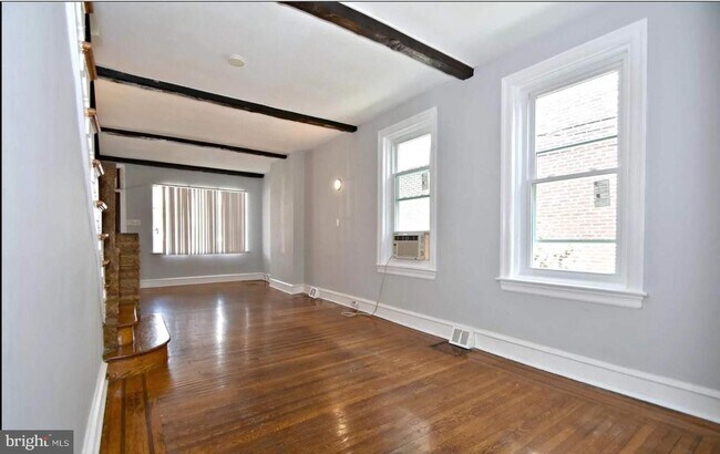 Building Photo - 3175 Cedar St