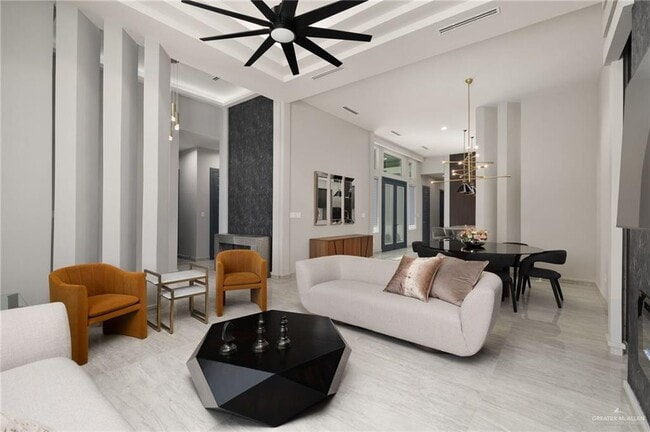 Building Photo - 20 Wisteria St