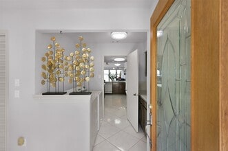 Building Photo - 35 Lakeview Village