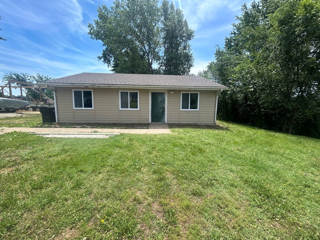 Primary Photo - Newly Updated 3 bed 1 bath house.