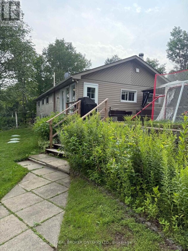 Primary Photo - 168 Northshore Rd