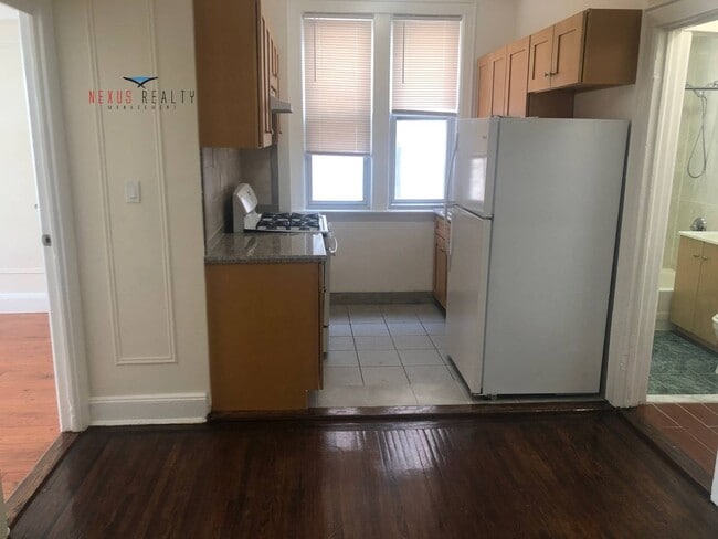 Foto del edificio - 43-22 58th St