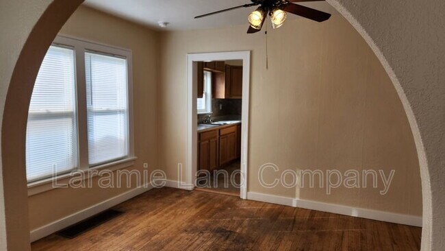 Building Photo - 658 N 10th St