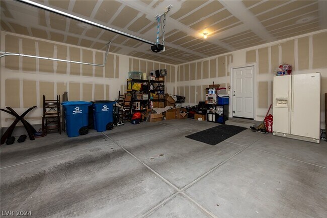 Building Photo - 1155 Tektite Ave