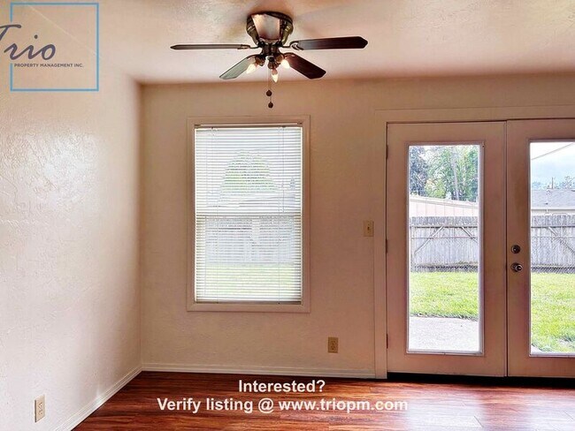 Foto del edificio - 2577 L St