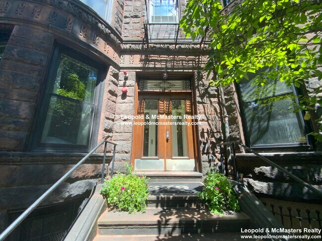 Foto del edificio - 380 Commonwealth Ave