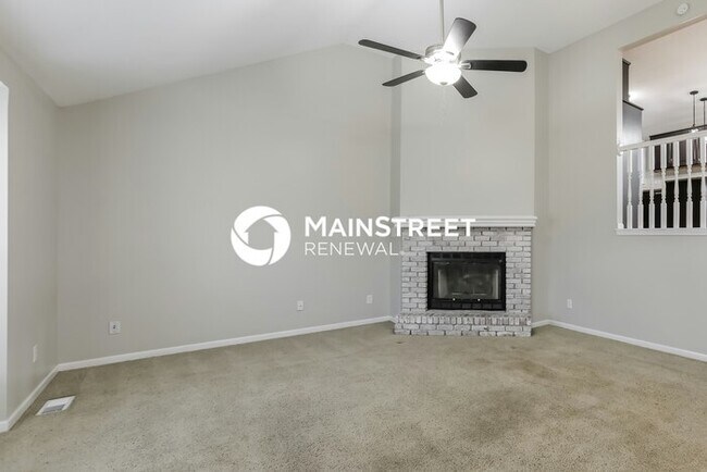 Building Photo - 3 Bedroom Pet-Friendly Home in KEARNEY, MO with Main Street Renewal