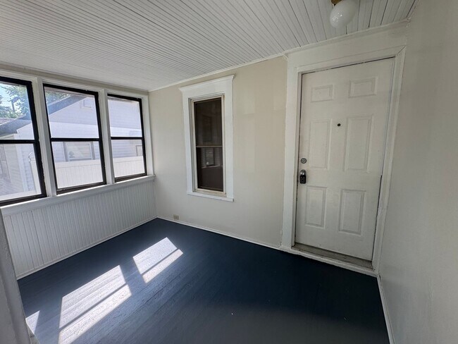 Foto del edificio - Gorgeous 3 Bedroom UPDATED Single Family Home