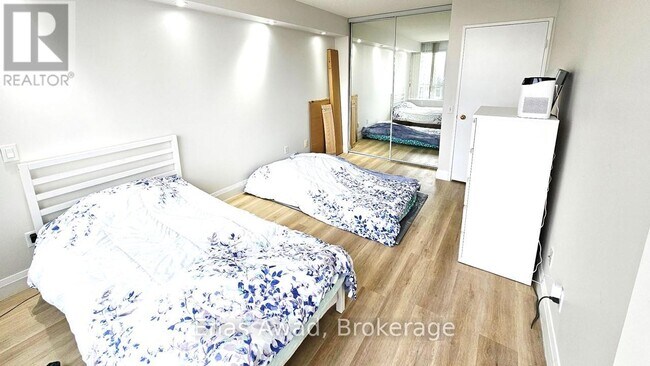 Building Photo - 91 Townsgate Dr