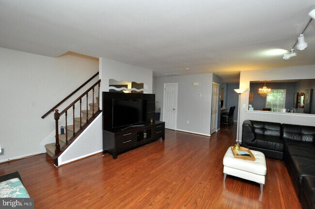 Foto del edificio - 107 Whisper Ct