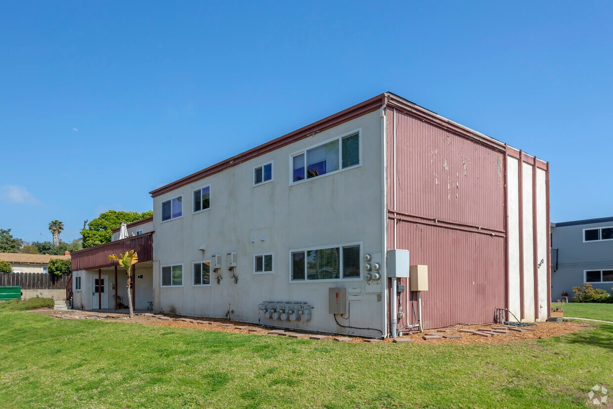Building Photo - 3410 Monroe St