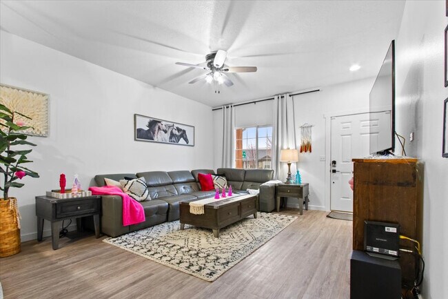 Foto del edificio - 3962 N McKinley Pk Ave