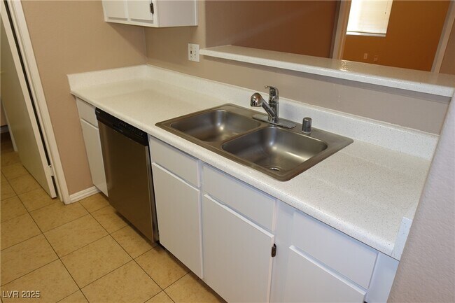 Foto del edificio - 7885 W Flamingo Rd