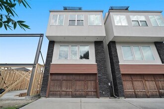 Building Photo - 713 Nicholson St